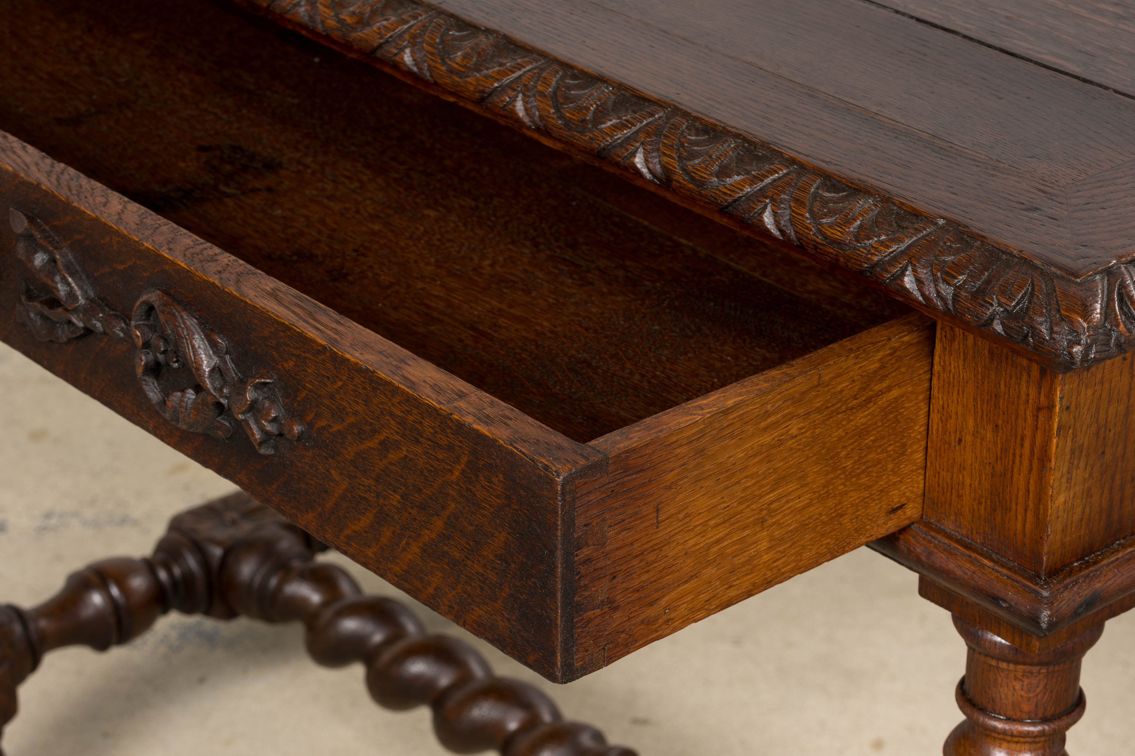 Antique French Louis XIII Style Oak Writing Table or Side Table, Late 19th Century