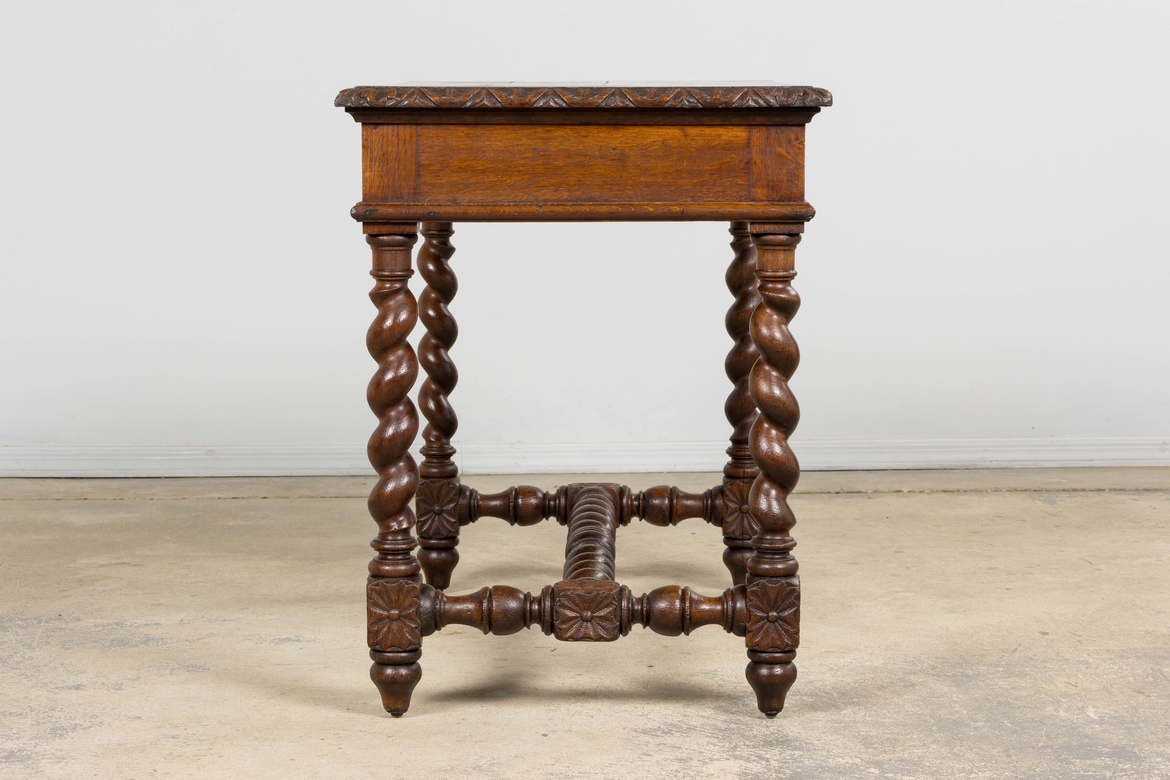 Antique French Louis XIII Style Oak Writing Table or Side Table, Late 19th Century