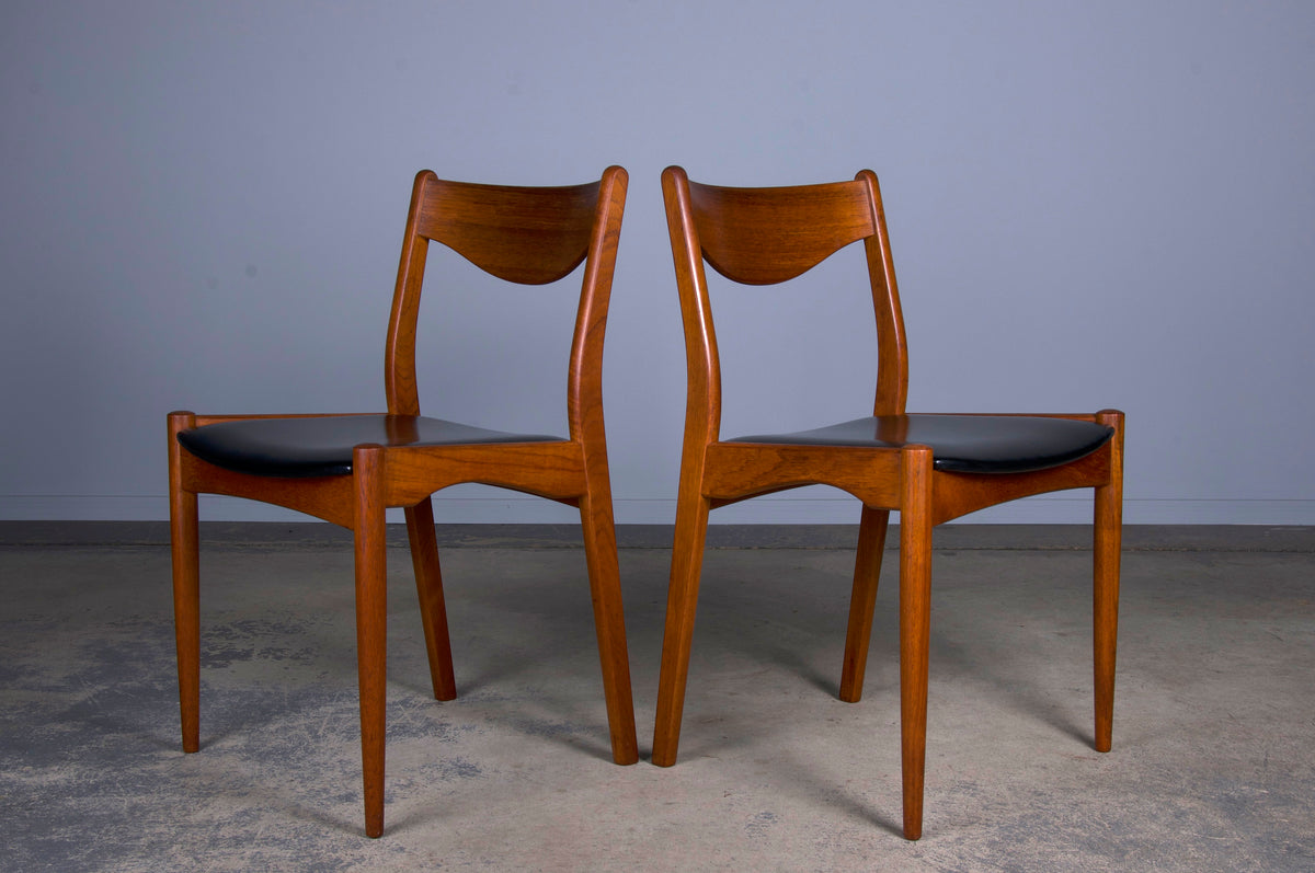 Mid-Century Modern Danish Oak Dining Chairs W/ Black Vinyl - Set of 4 - by SL Møbler Durup