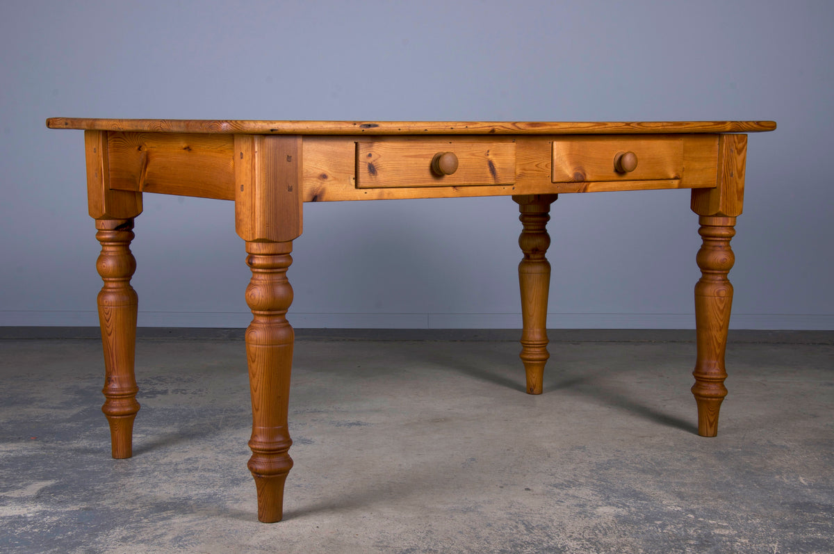 English Country Style Pine Dining Table