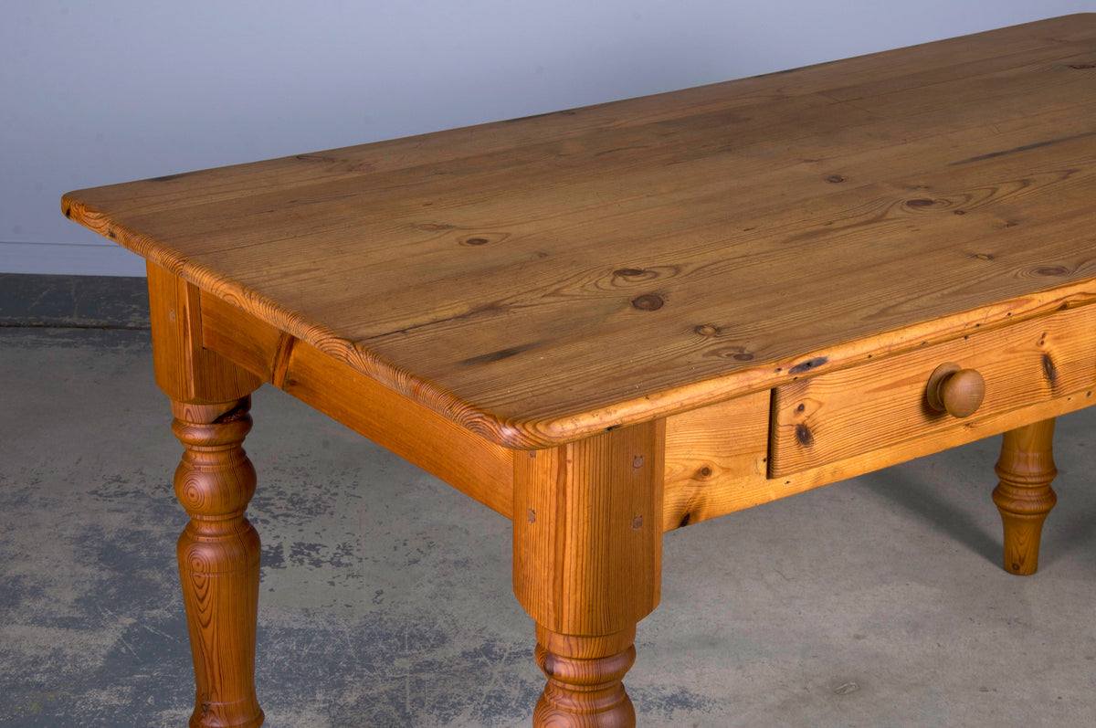 English Country Style Pine Dining Table