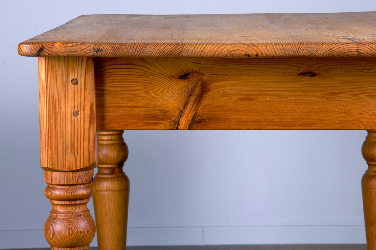 English Country Style Pine Dining Table