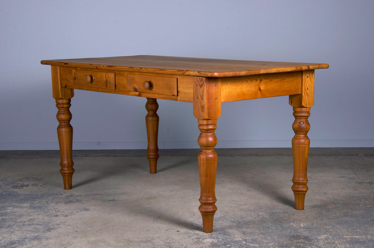 English Country Style Pine Dining Table