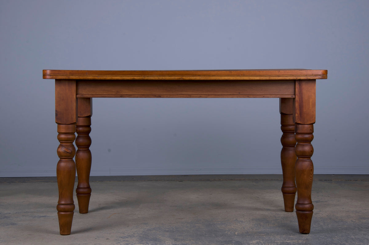 English Country Style Pine Dining Table