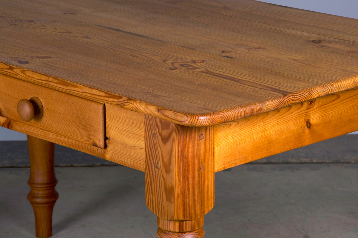 English Country Style Pine Dining Table