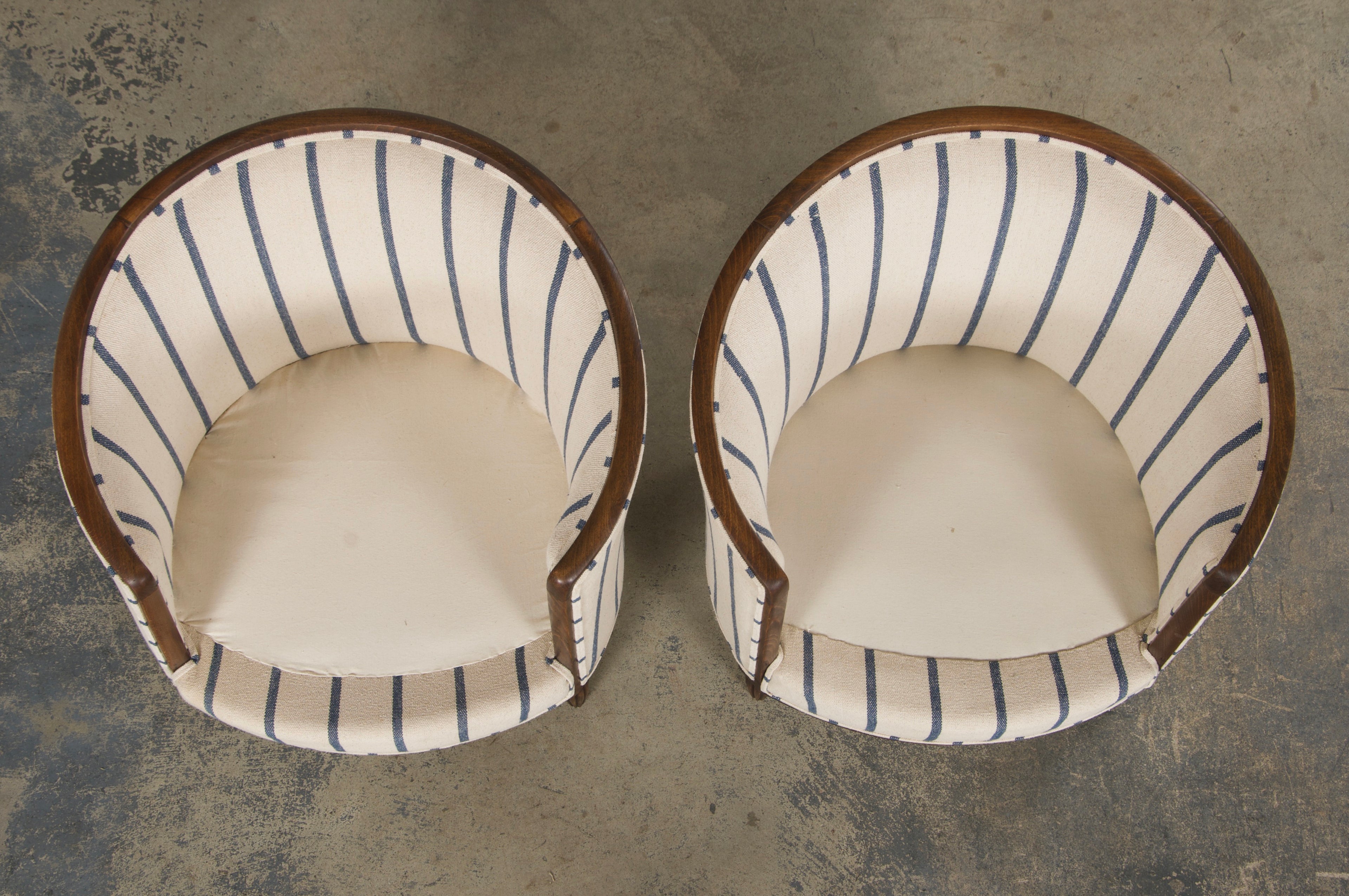 1930s French Art Deco Maple Tub Chairs in Striped Fabric - A Pair