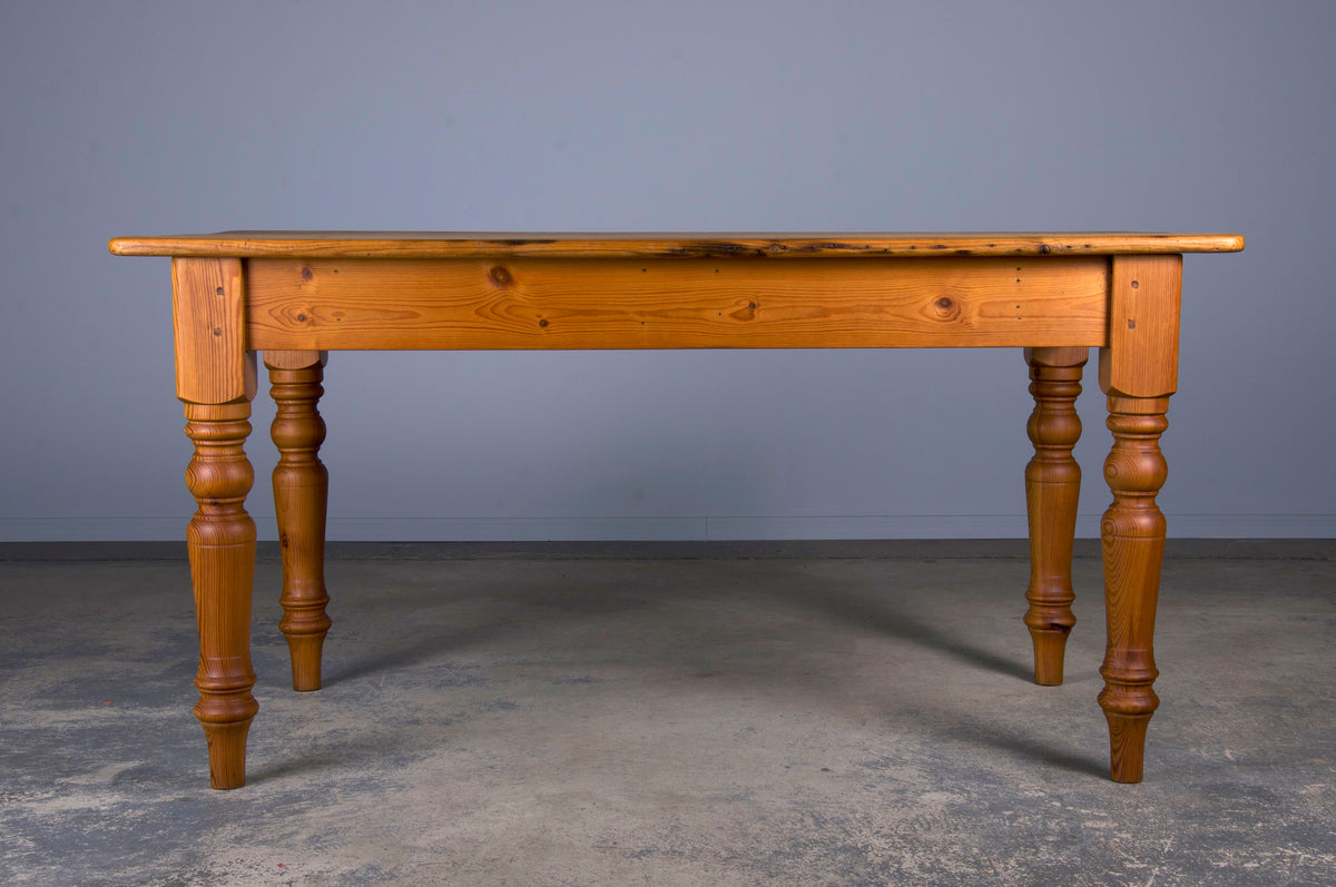 English Country Style Pine Dining Table