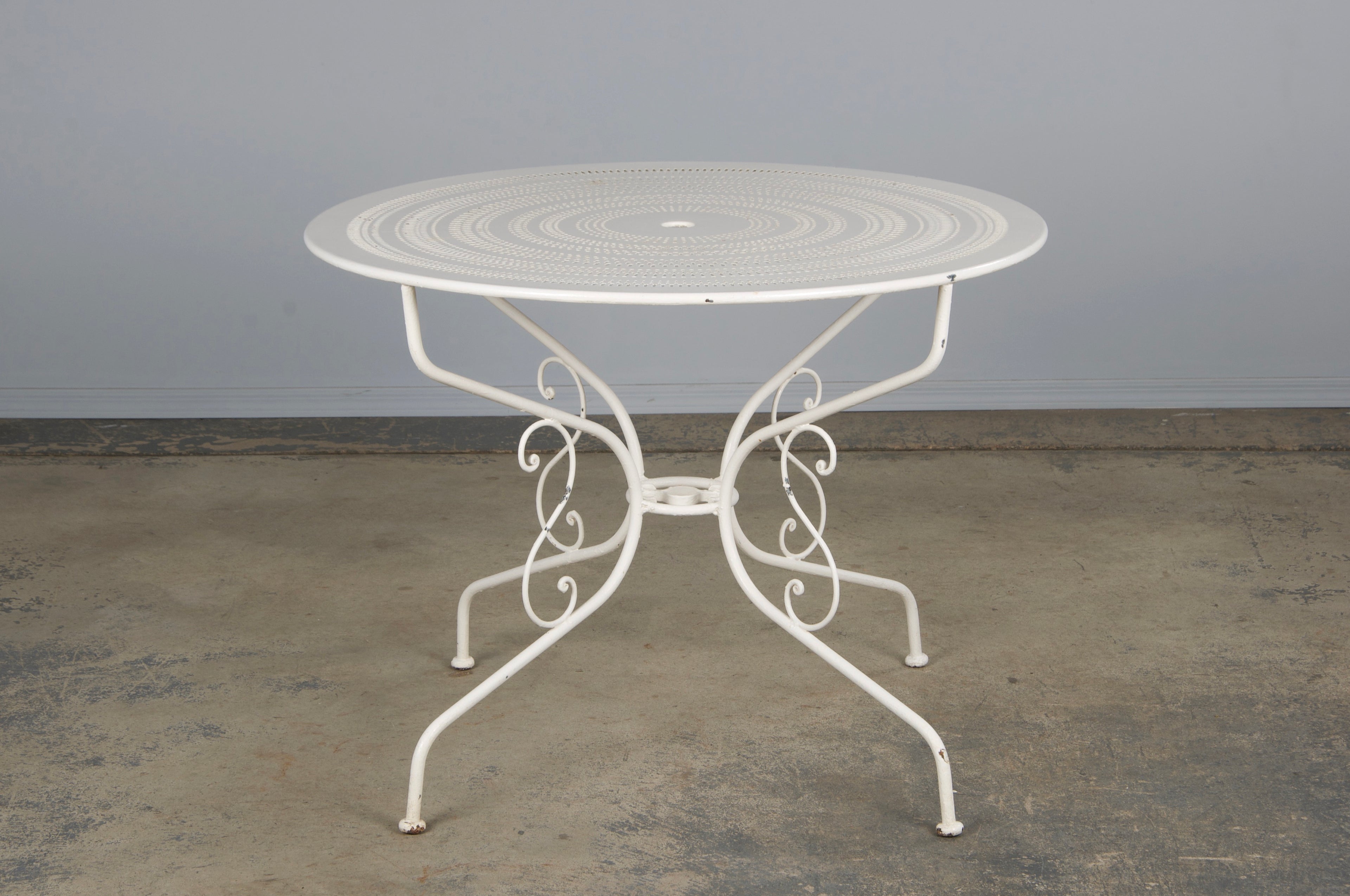 French Art Nouveau Style White Wrought Iron Painted Garden Set