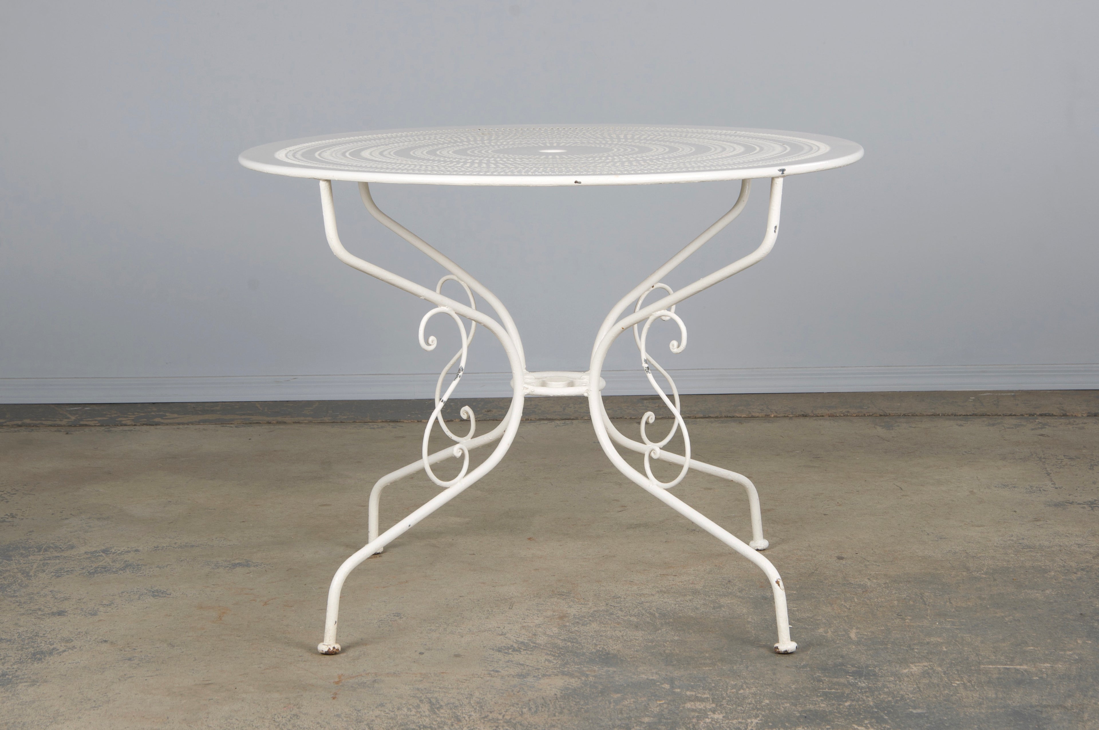 French Art Nouveau Style White Wrought Iron Painted Garden Set
