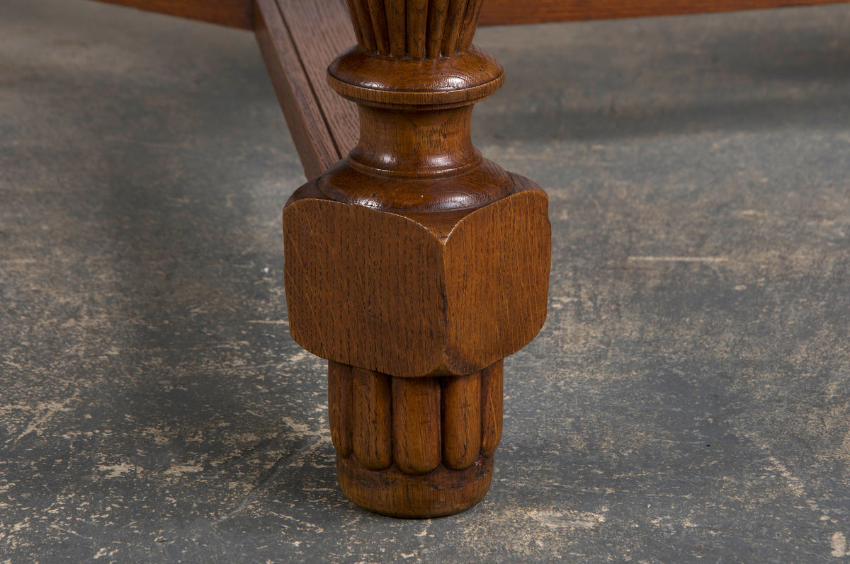 1930s French Art Deco Oak Extendable Dining Table