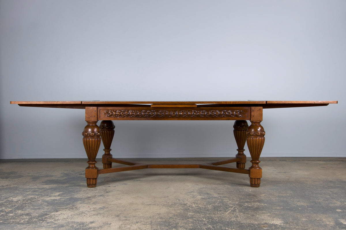 1930s French Art Deco Oak Extendable Dining Table