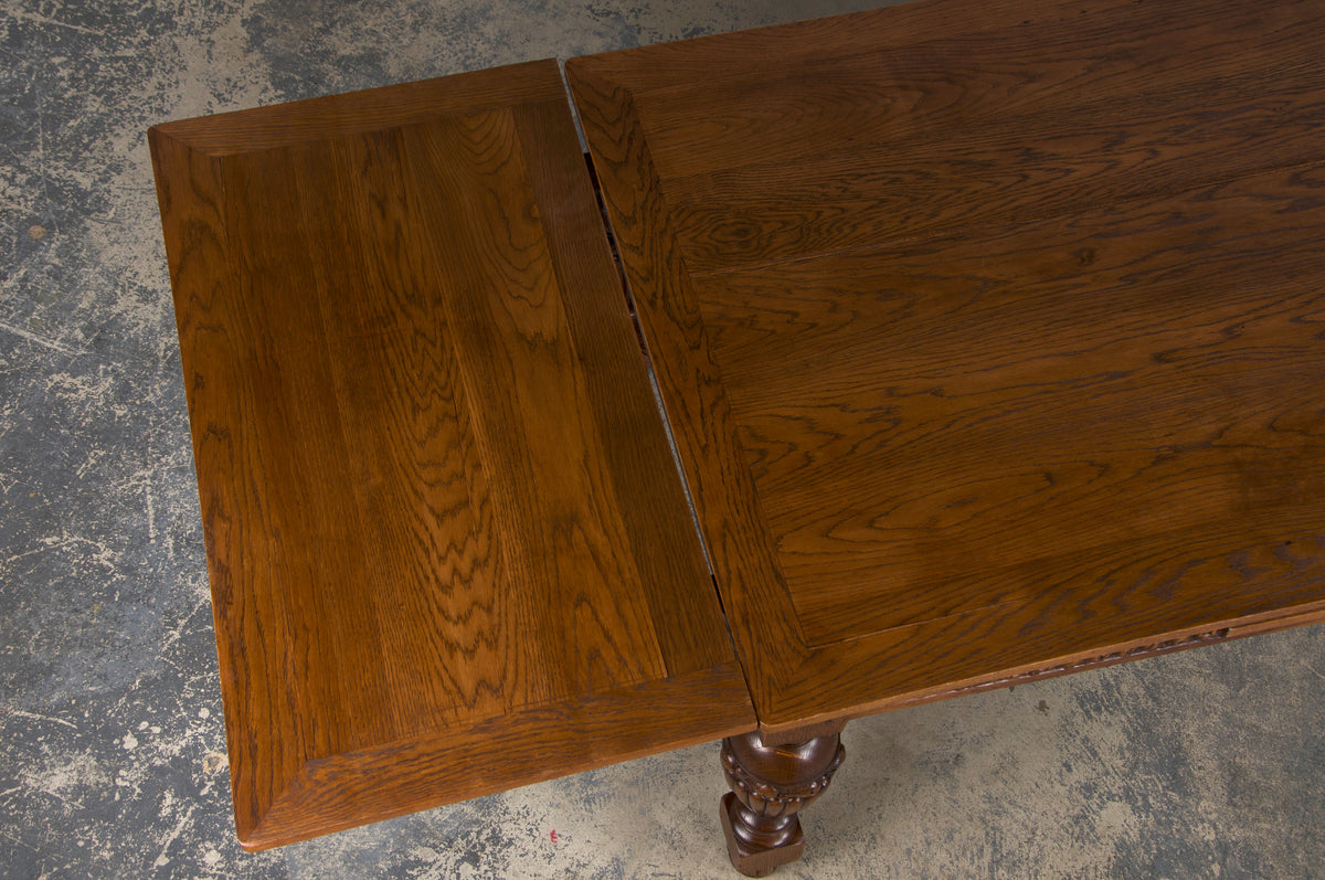 1930s French Art Deco Oak Extendable Dining Table