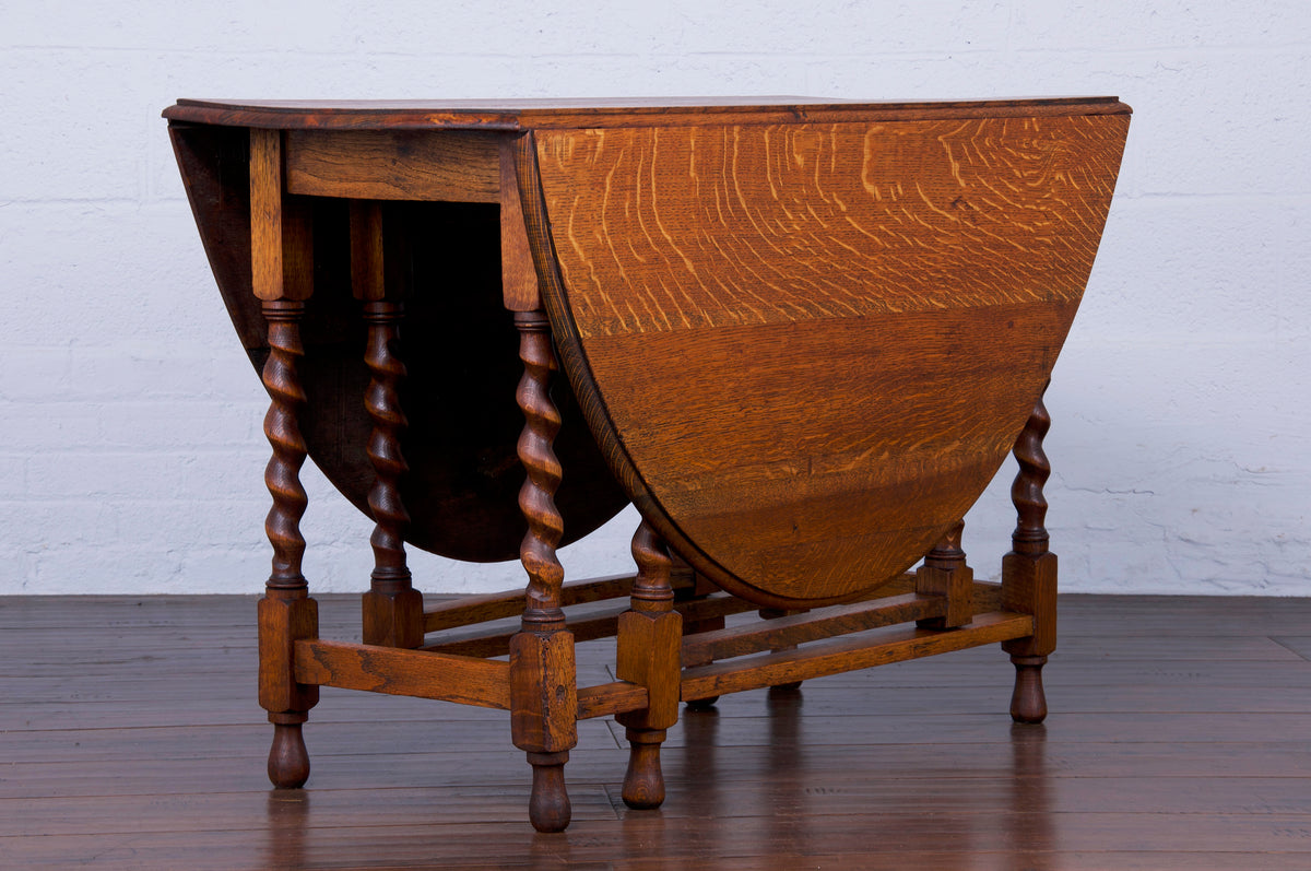 19th Century French Louis XIII Style Tiger Oak Gate Leg Table