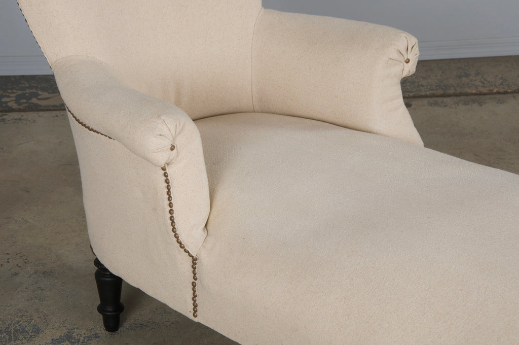 19th Century French Napoleon III Chaise Lounge W/ Off-White Fabric