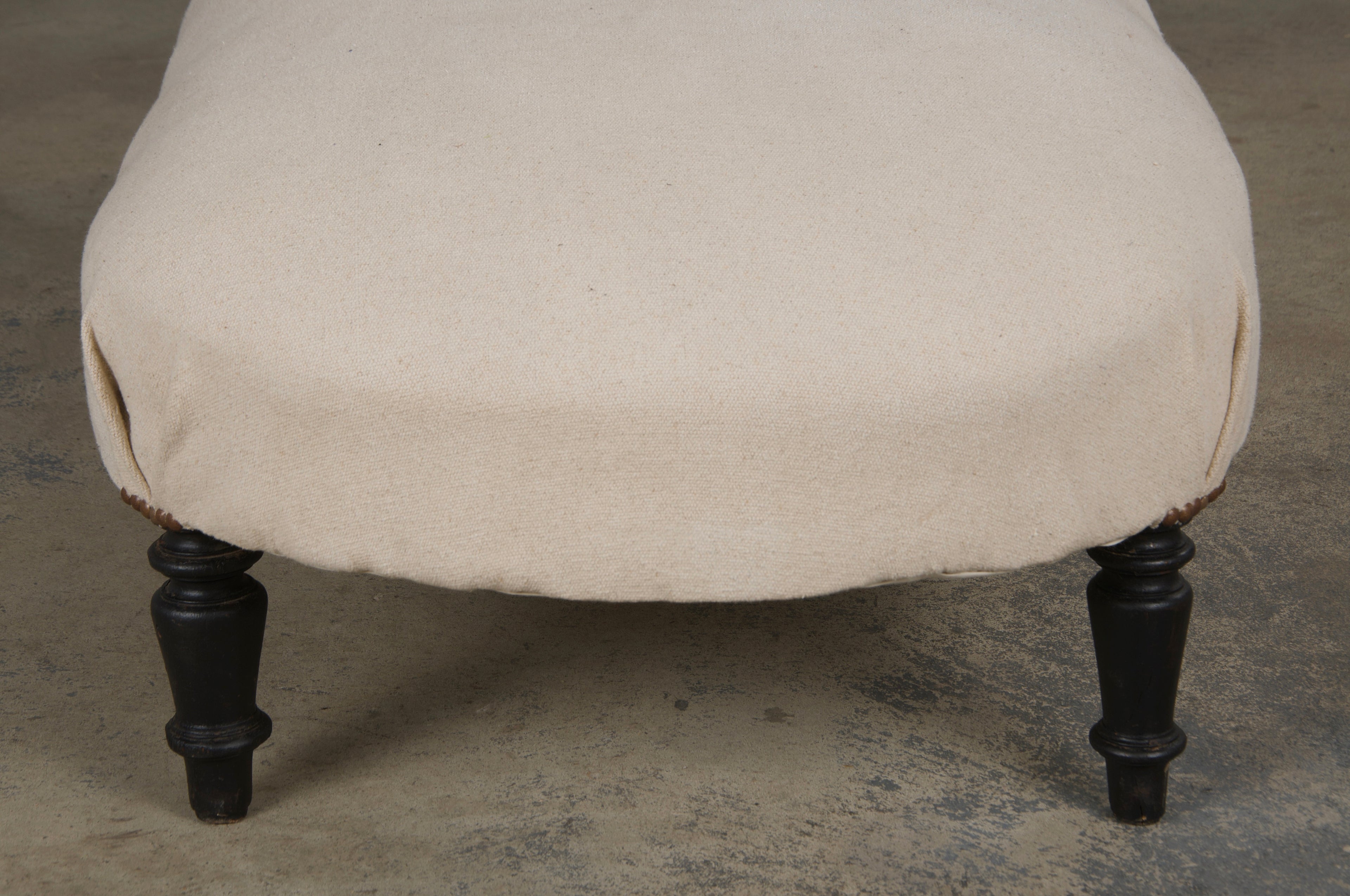 19th Century French Napoleon III Chaise Lounge W/ Off-White Fabric