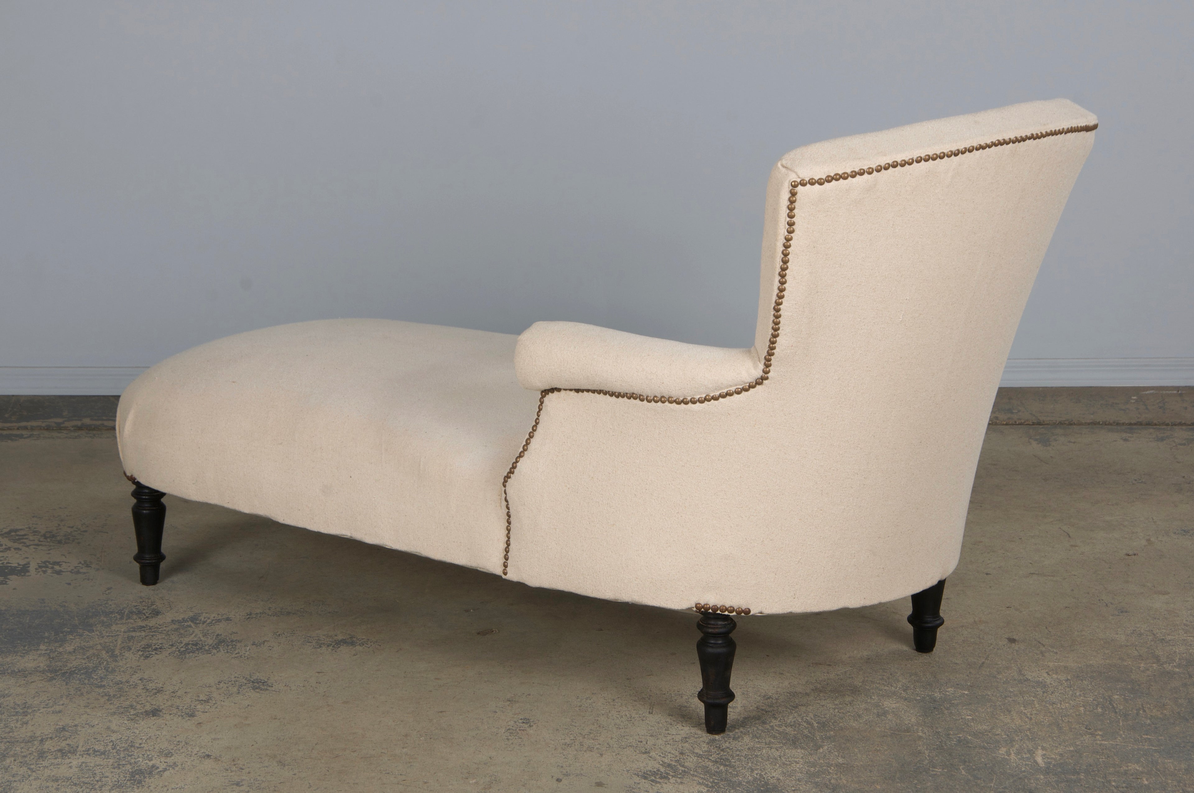 19th Century French Napoleon III Chaise Lounge W/ Off-White Fabric