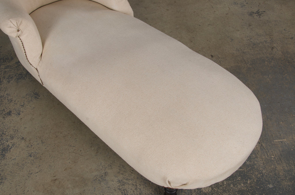 19th Century French Napoleon III Chaise Lounge W/ Off-White Fabric