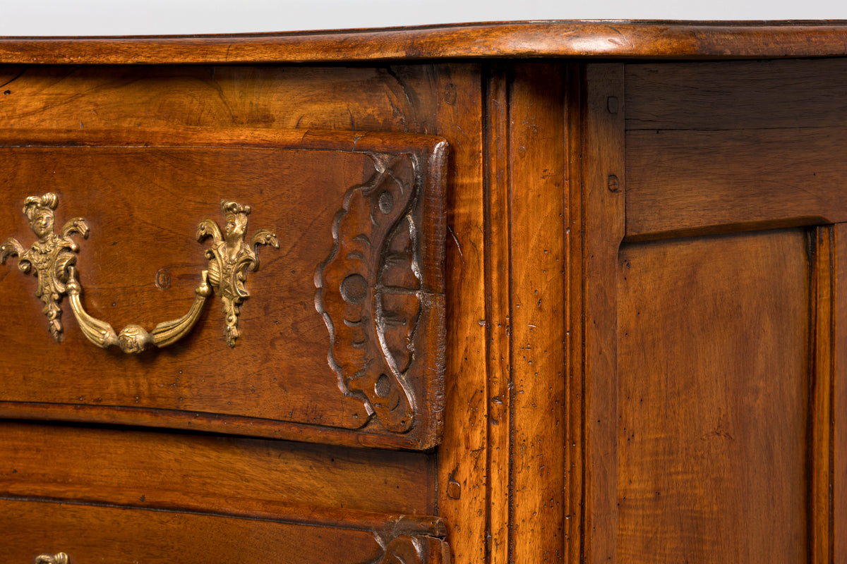 18th Century French Régence Walnut Chest of Drawers with Brass Pulls, Lyon