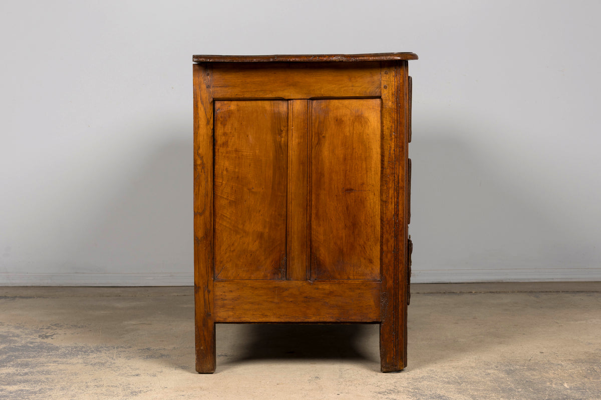18th Century French Régence Walnut Chest of Drawers with Brass Pulls, Lyon