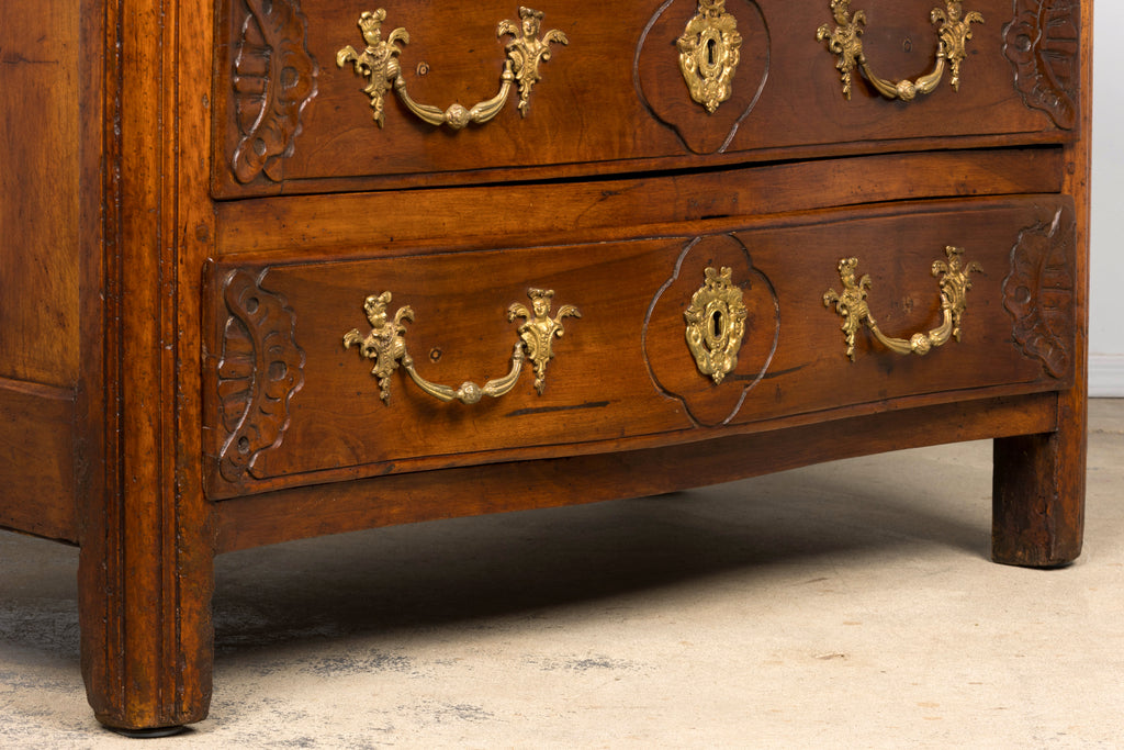 18th Century French Régence Walnut Chest of Drawers with Brass Pulls, Lyon