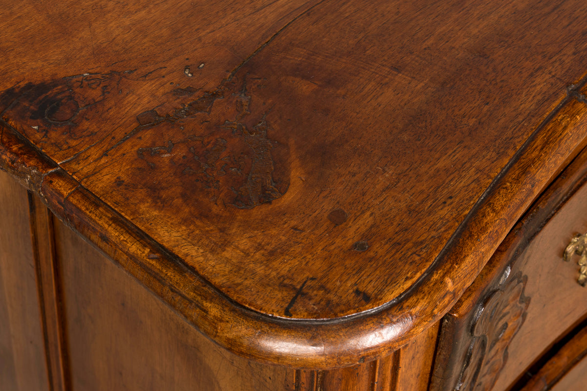 18th Century French Régence Walnut Chest of Drawers with Brass Pulls, Lyon