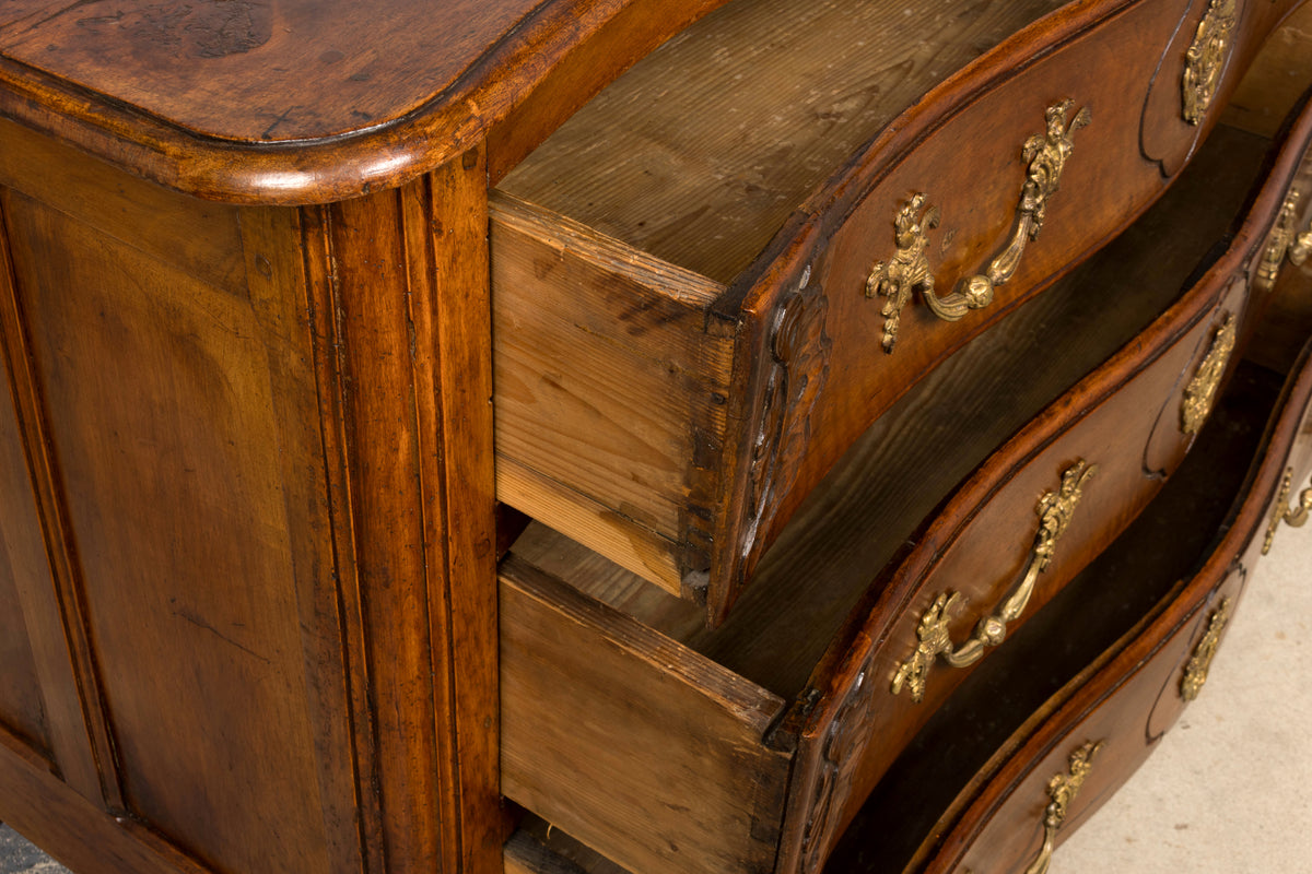 18th Century French Régence Walnut Chest of Drawers with Brass Pulls, Lyon