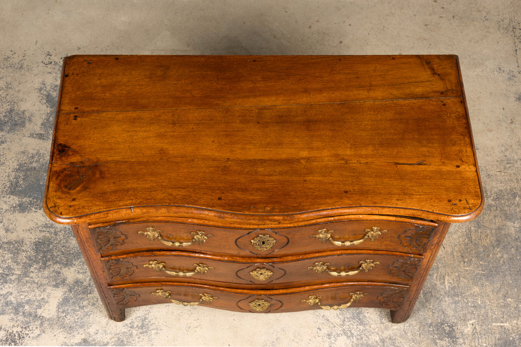 18th Century French Régence Walnut Chest of Drawers with Brass Pulls, Lyon