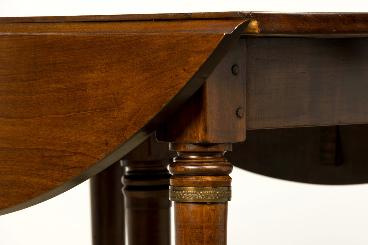 Early 19th Century French Directoire Walnut Extending Dining Table