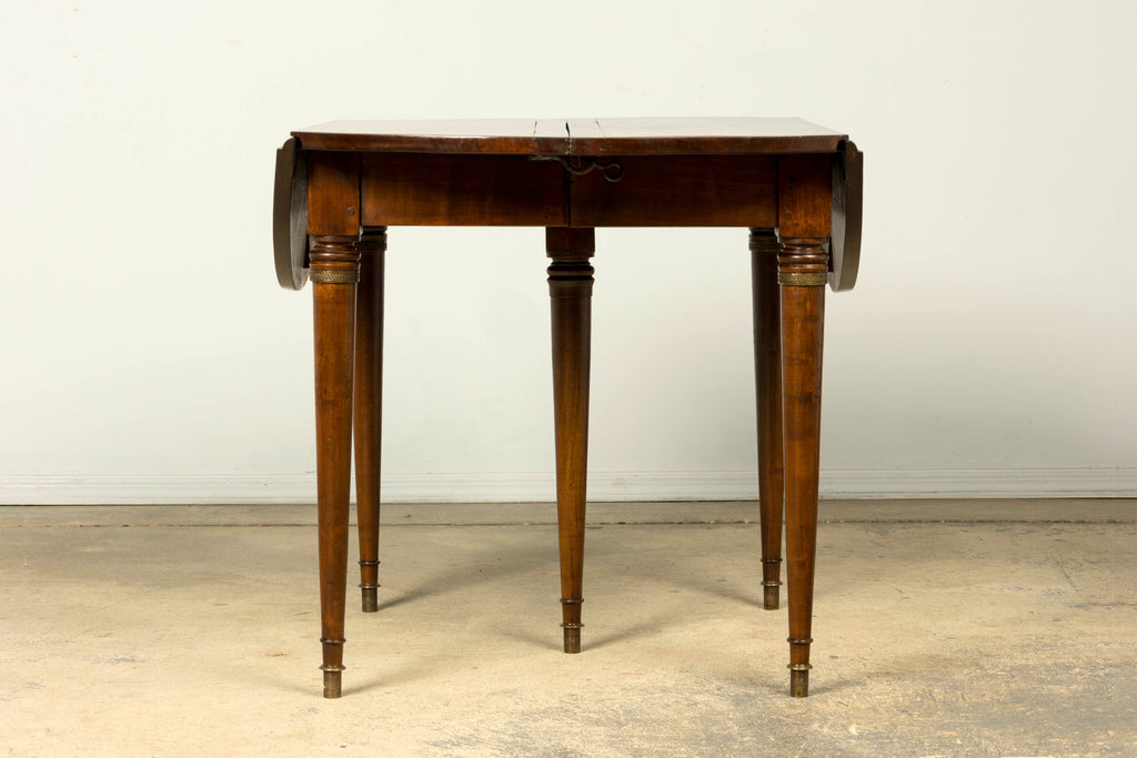Early 19th Century French Directoire Walnut Extending Dining Table