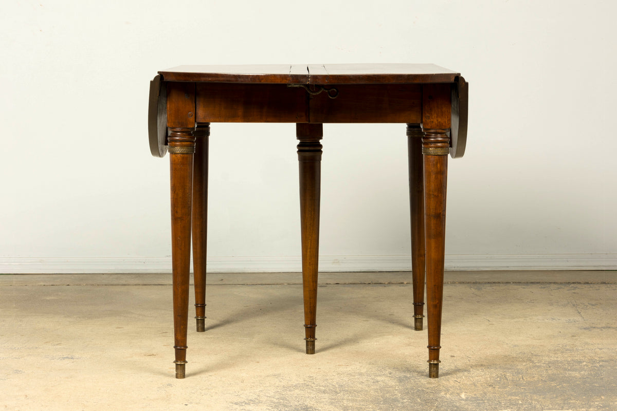 Early 19th Century French Directoire Walnut Extending Dining Table