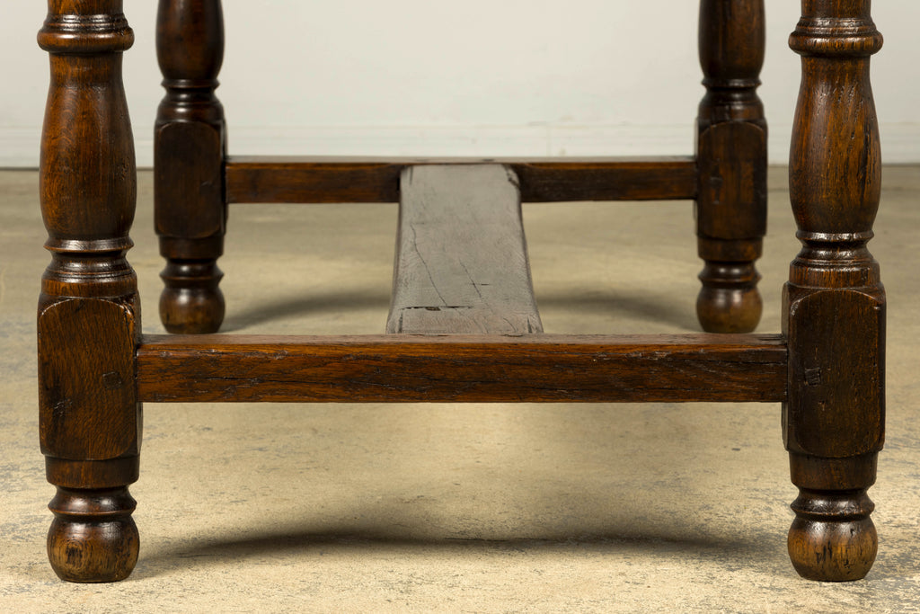 Early 19th Century French Louis XIII Style Oak Farmhouse Dining Table