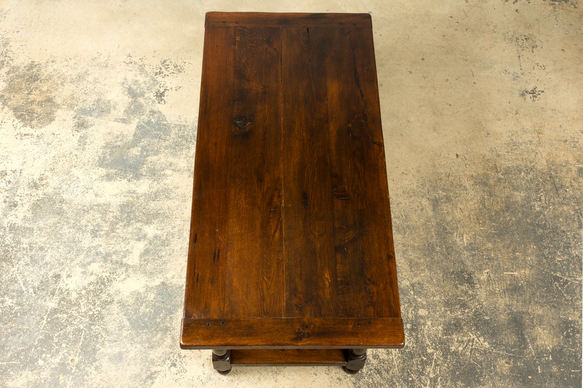 Early 19th Century French Louis XIII Style Oak Farmhouse Dining Table