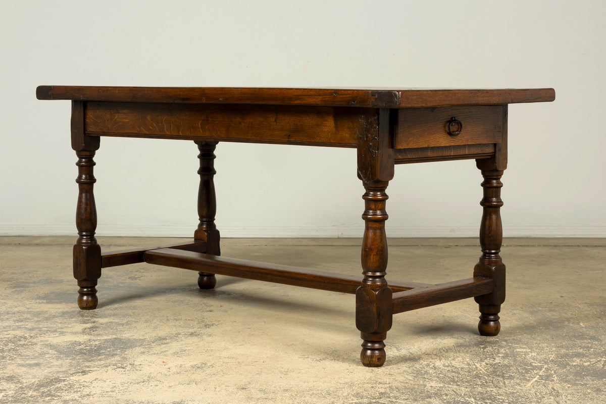 Early 19th Century French Louis XIII Style Oak Farmhouse Dining Table
