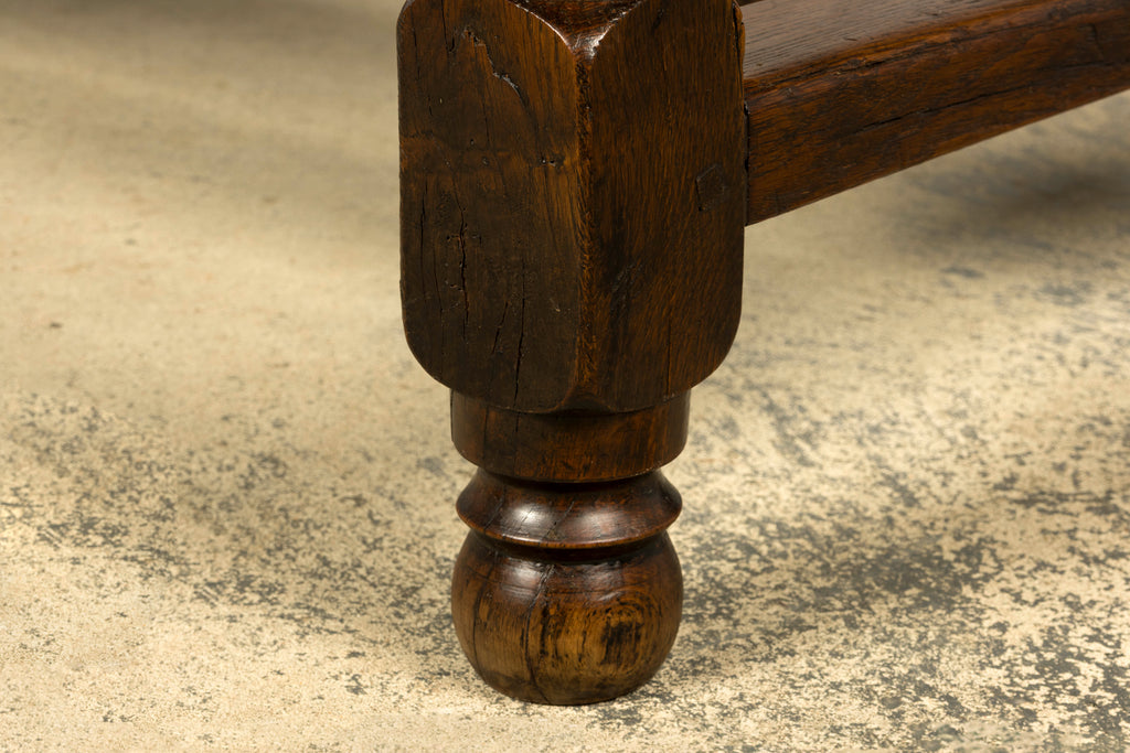 Early 19th Century French Louis XIII Style Oak Farmhouse Dining Table