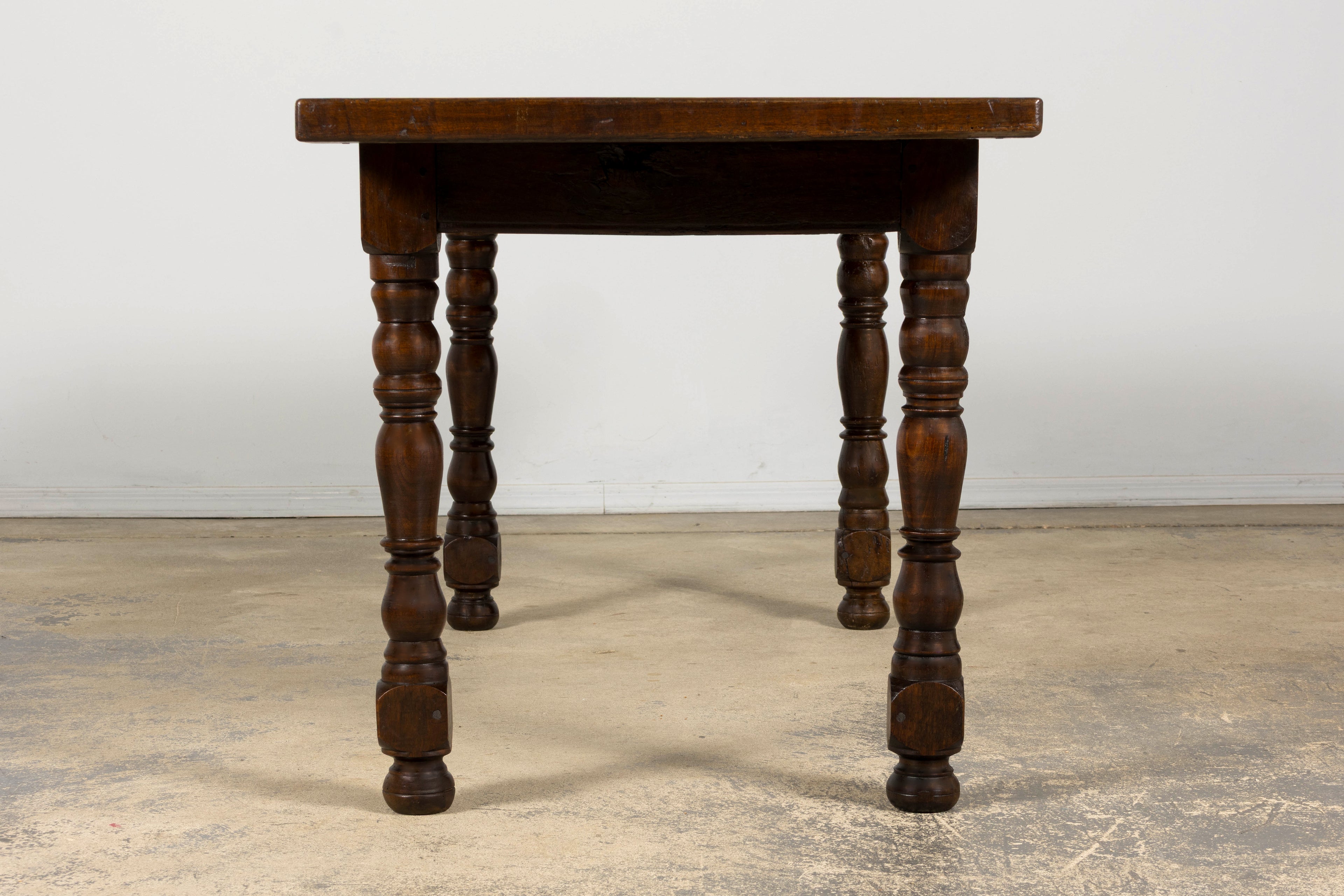 Early 19th Century French Louis XIII Style Oak Farmhouse Dining Table