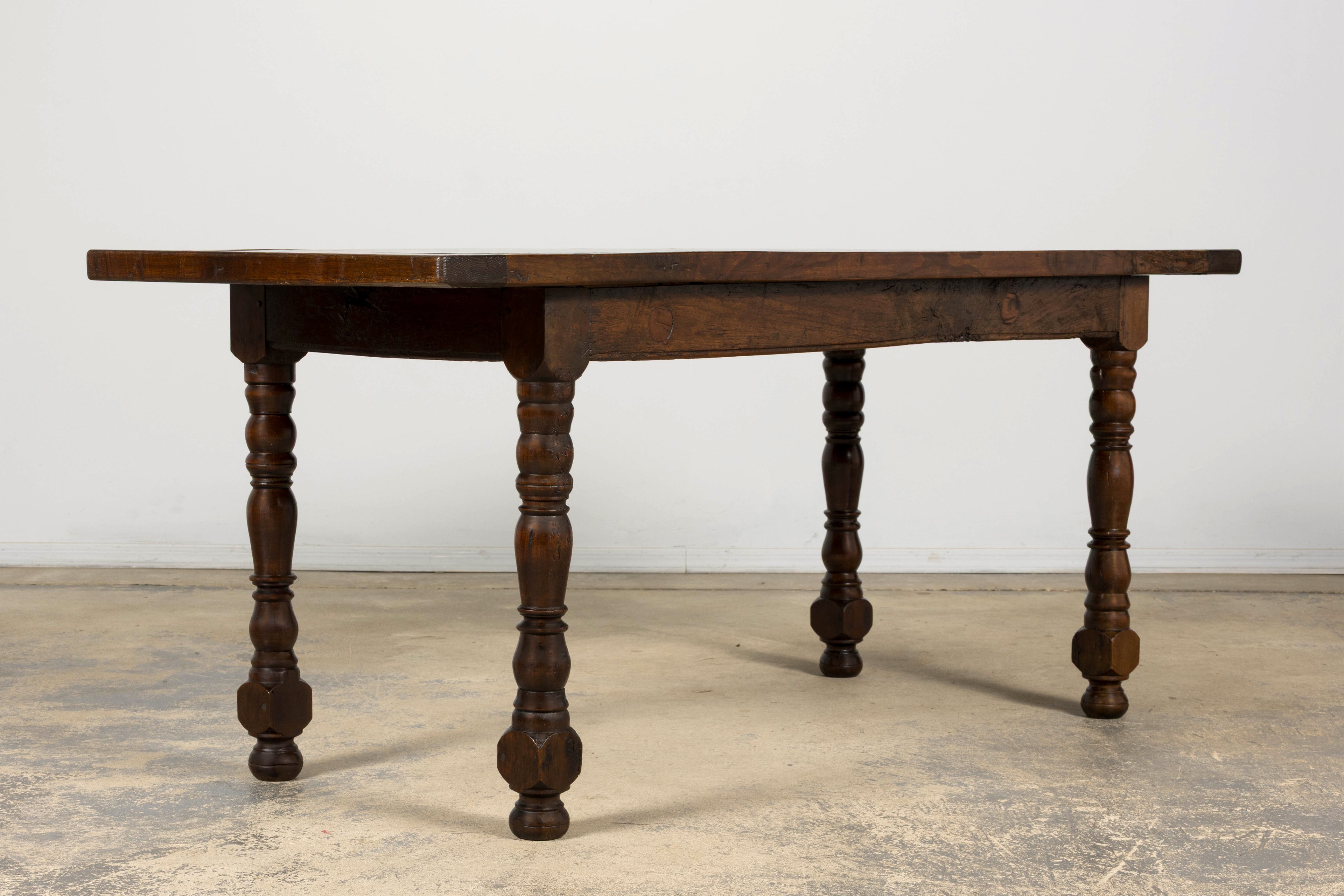 Early 19th Century French Louis XIII Style Oak Farmhouse Dining Table