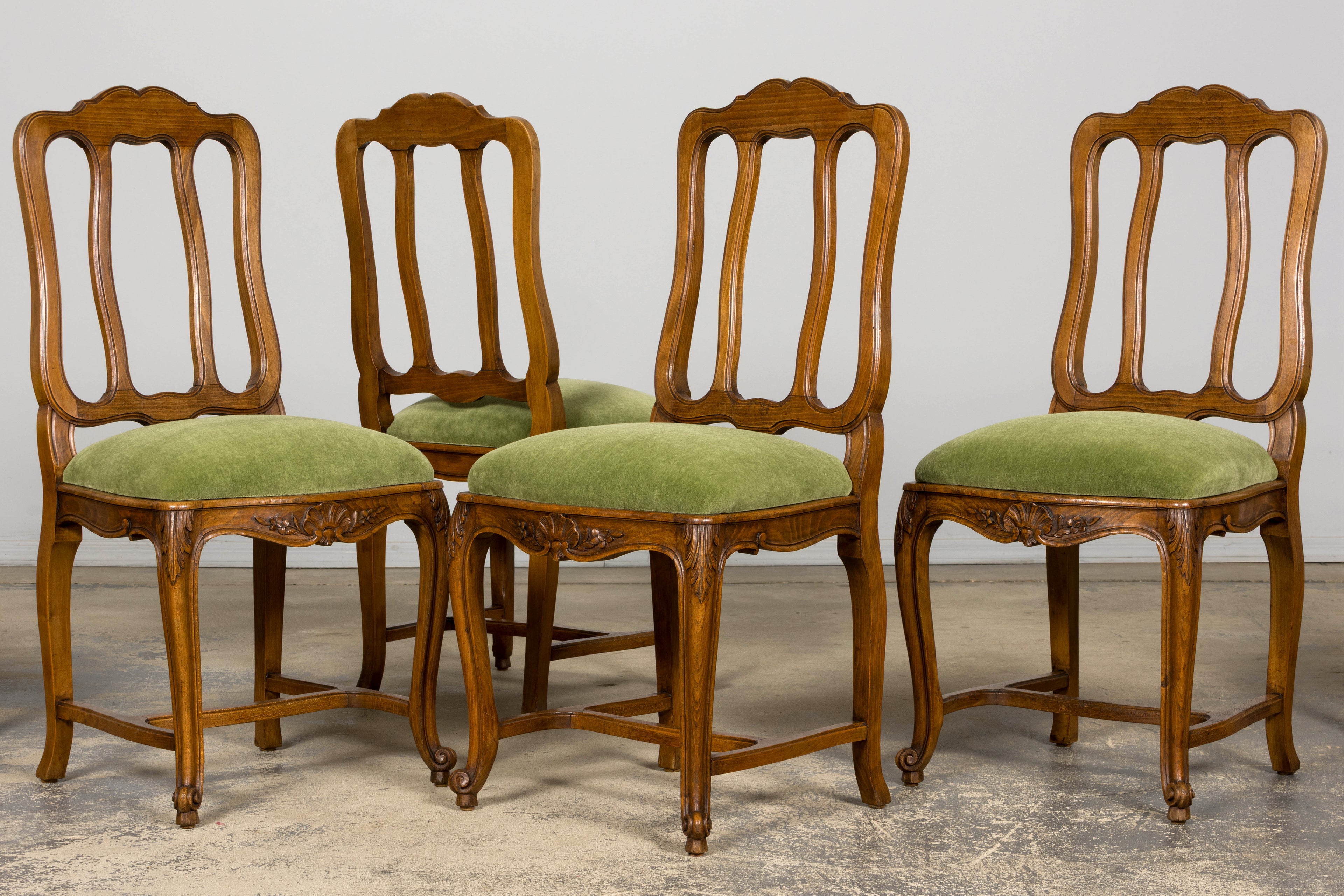 Early 20th Century French Louis XV Walnut Dining Chairs with Moss Green Mohair, Set of 8