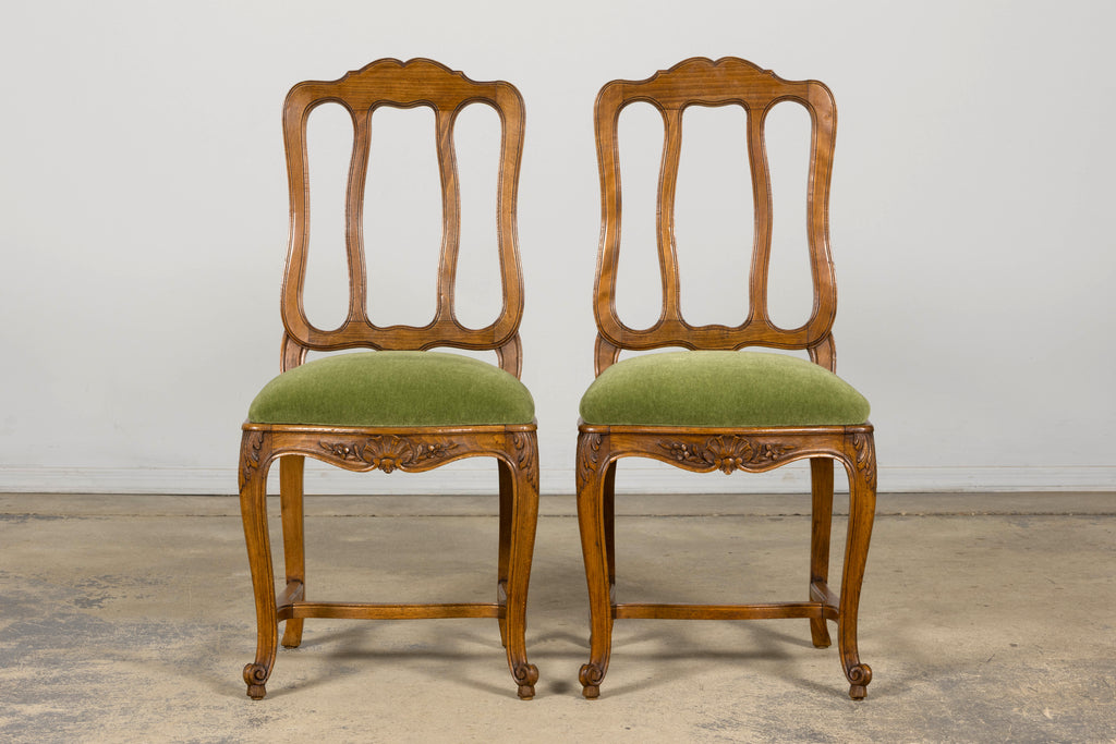 Early 20th Century French Louis XV Walnut Dining Chairs with Moss Green Mohair, Set of 8