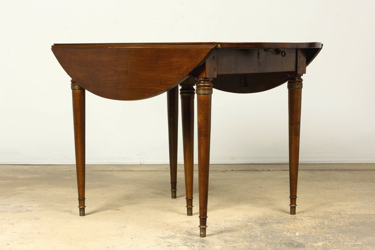 Early 19th Century French Directoire Walnut Extending Dining Table