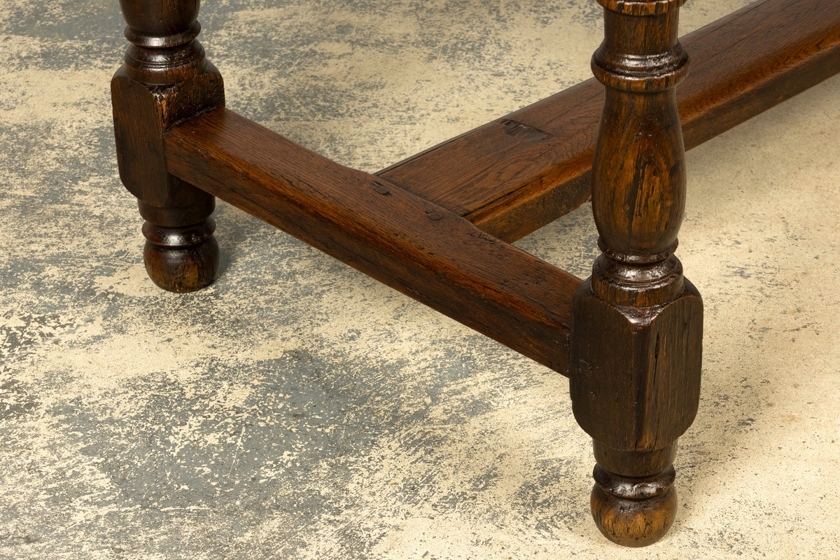 Early 19th Century French Louis XIII Style Oak Farmhouse Dining Table
