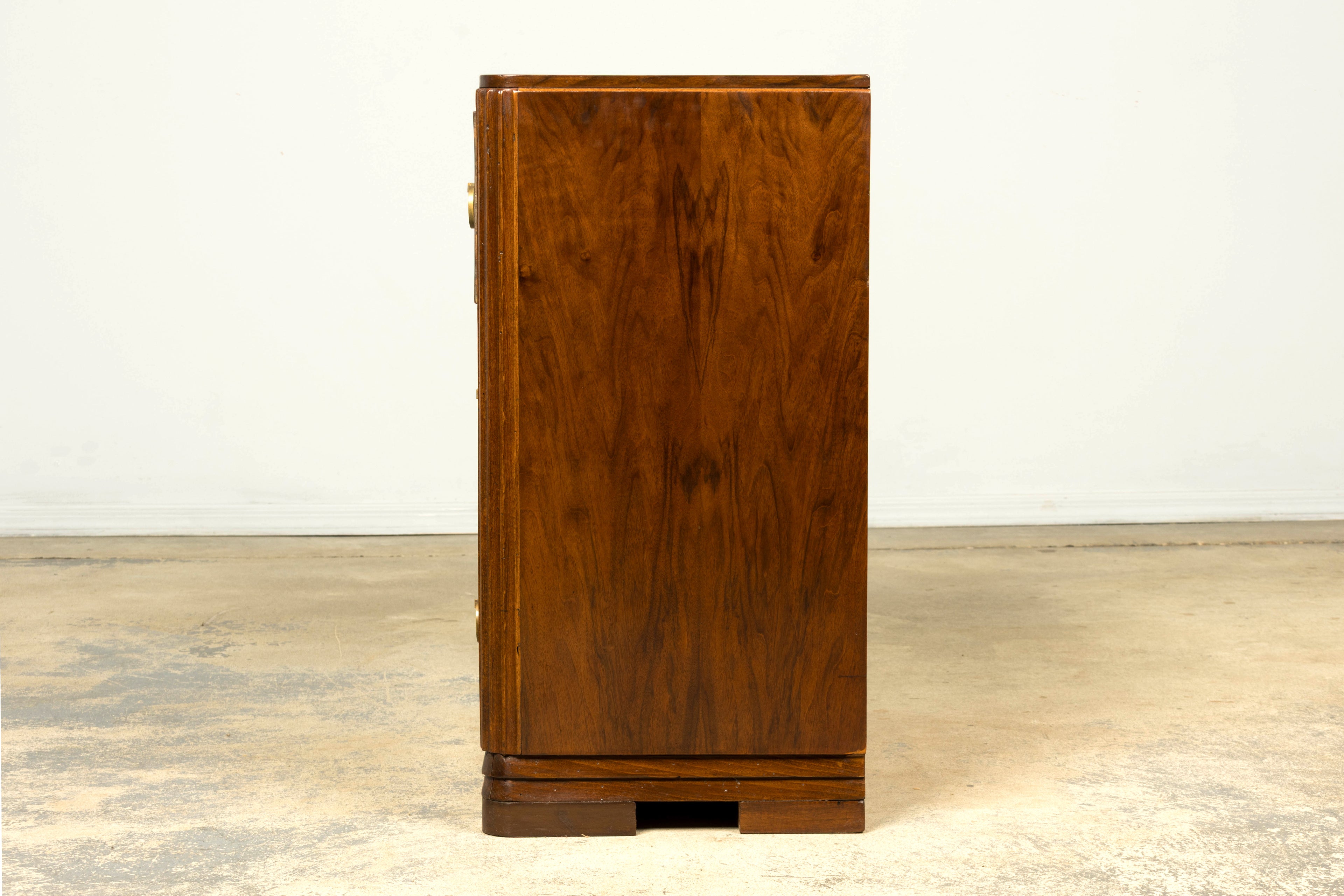 French Art Deco Geometric Walnut Commode by Mercier Frères, Paris, circa 1930