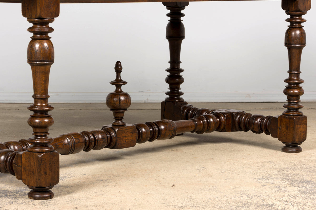 Late 19th Century French Louis XIV Style Oak Dining Table