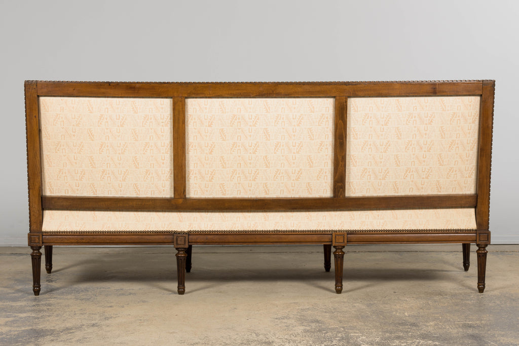 Late 19th Century French Louis XVI Style Oak Canapé in Cream Jacquard