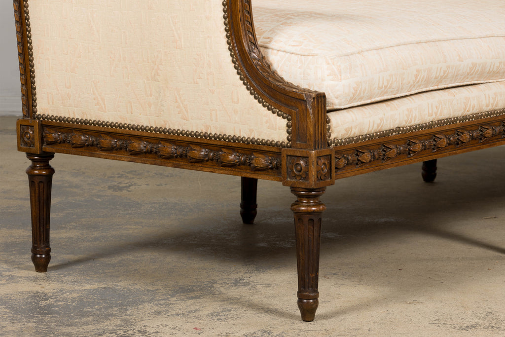 Late 19th Century French Louis XVI Style Oak Canapé in Cream Jacquard