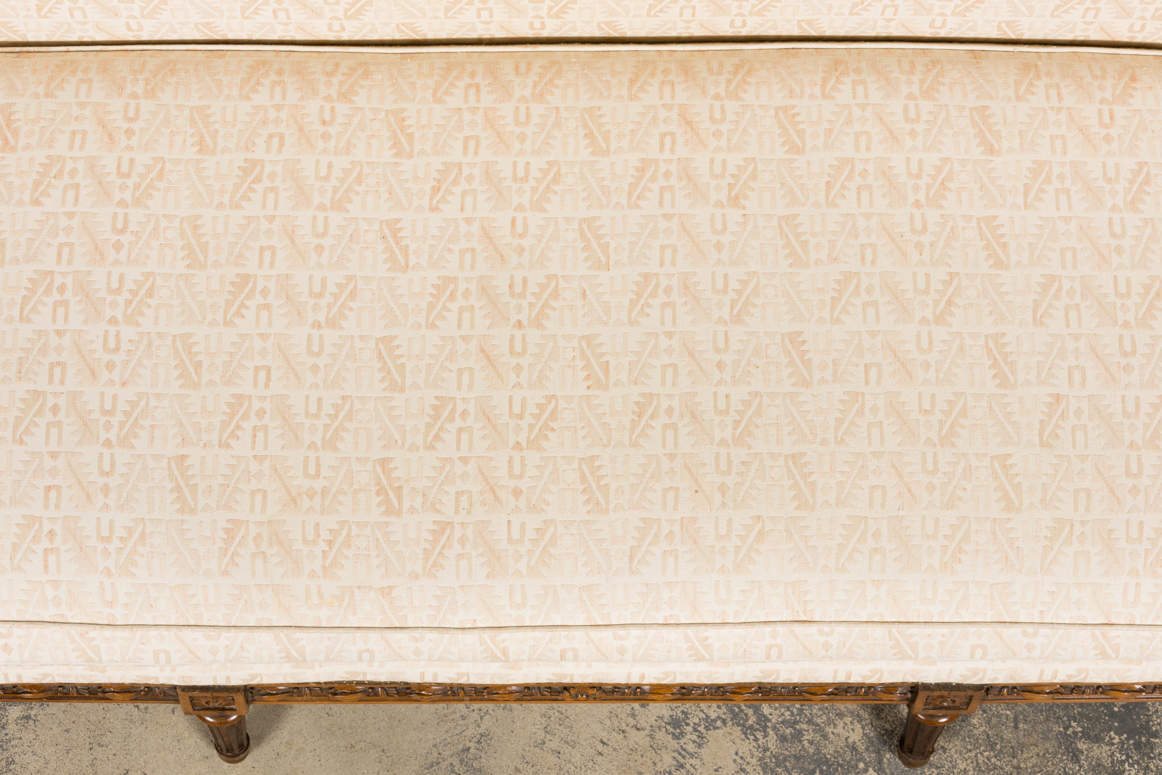 Late 19th Century French Louis XVI Style Oak Canapé in Cream Jacquard
