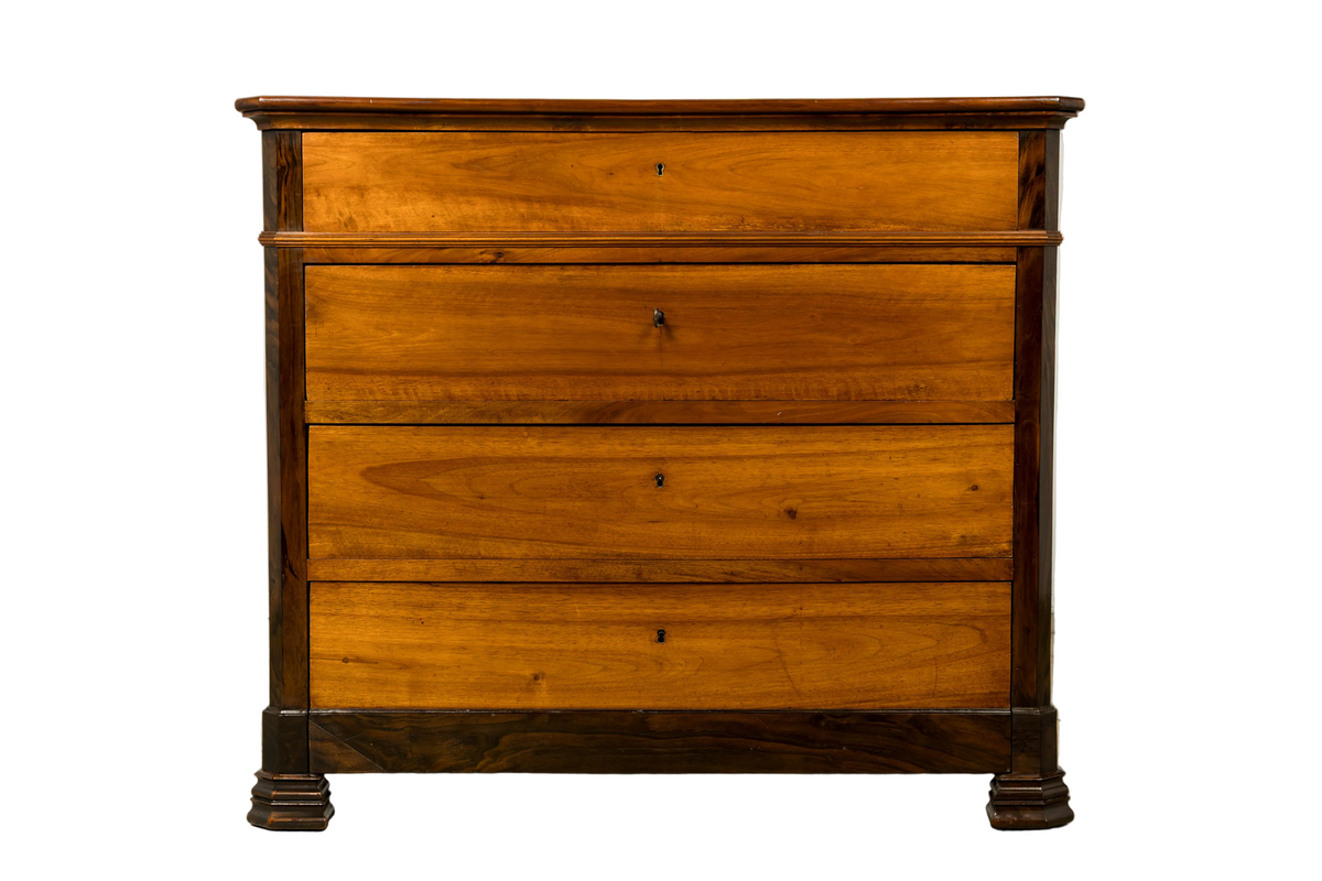 Mid-19th Century French Louis Philippe Walnut Chest of Drawers