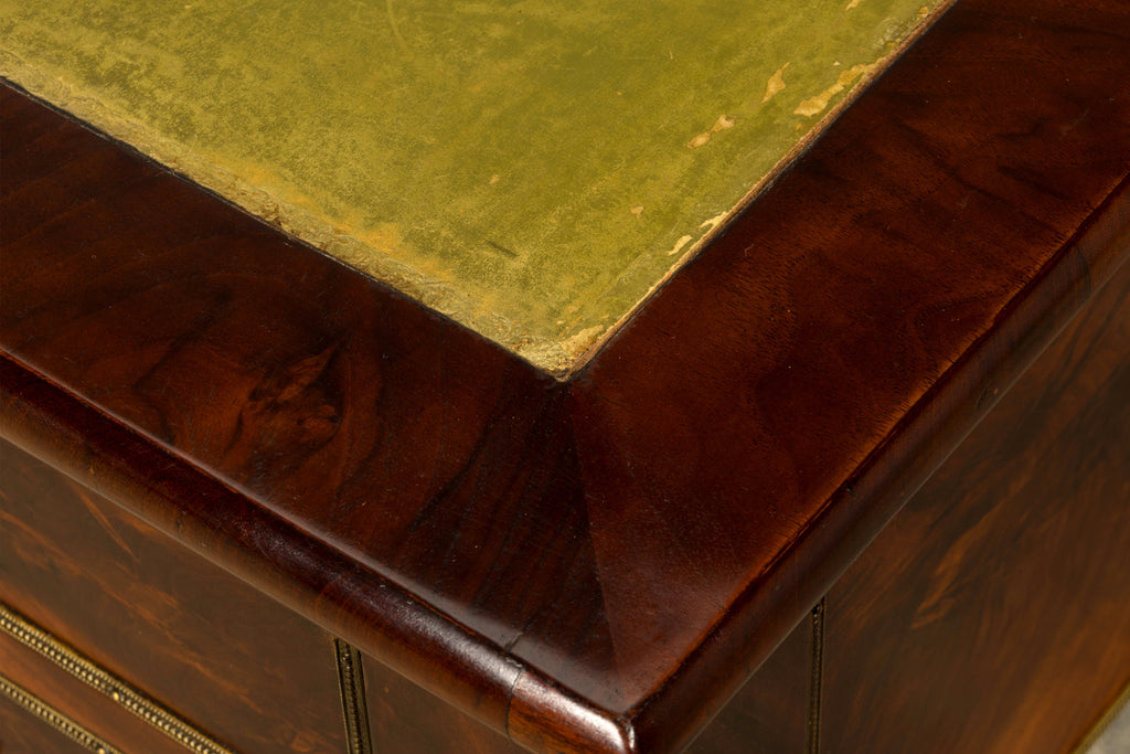 Mid-19th Century French Neoclassical Mahogany Bureau Plat Desk With Chartreuse Leather
