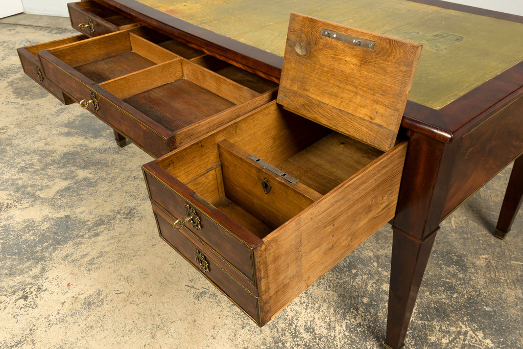 Mid-19th Century French Neoclassical Mahogany Bureau Plat Desk With Chartreuse Leather