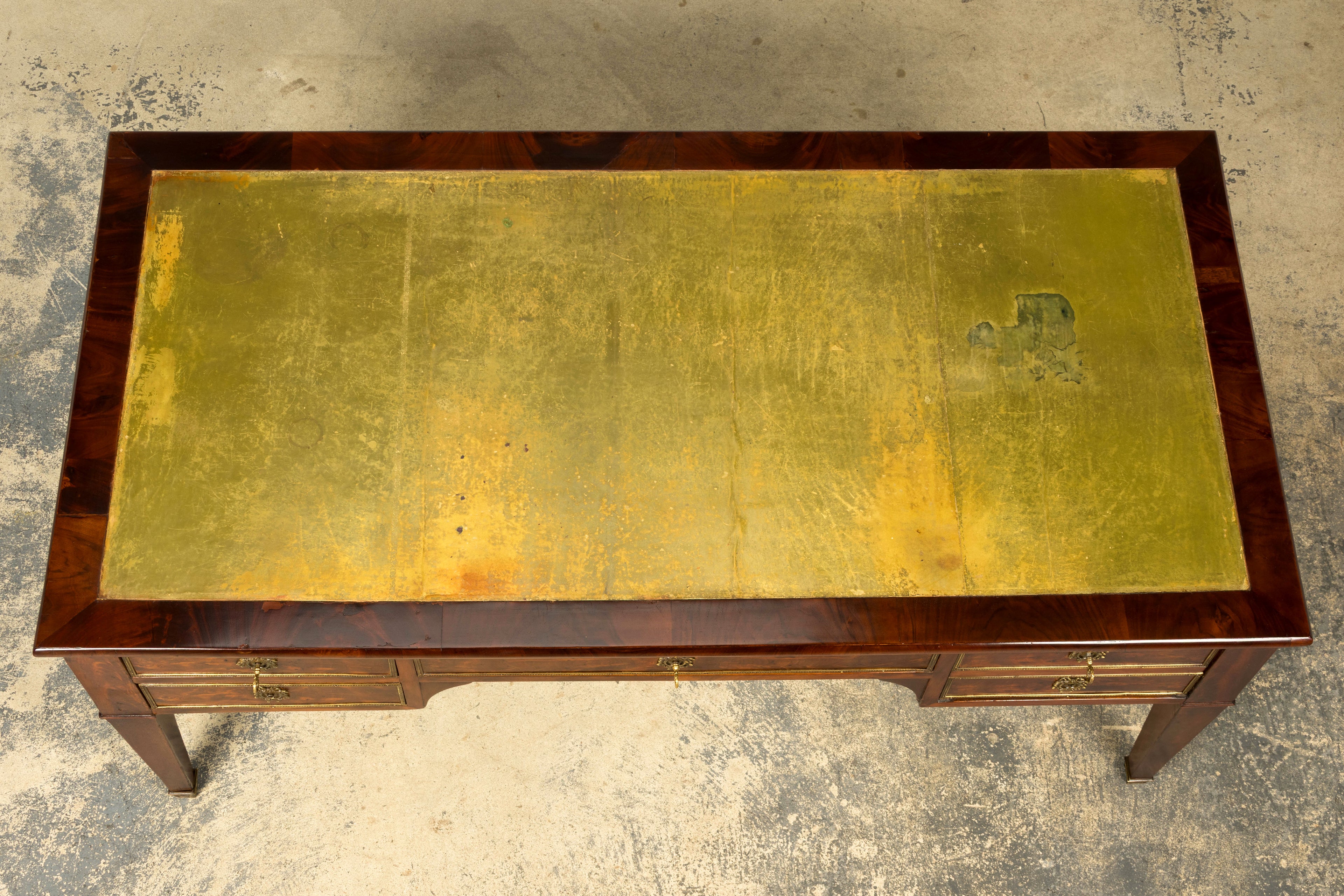 Mid-19th Century French Neoclassical Mahogany Bureau Plat Desk With Chartreuse Leather