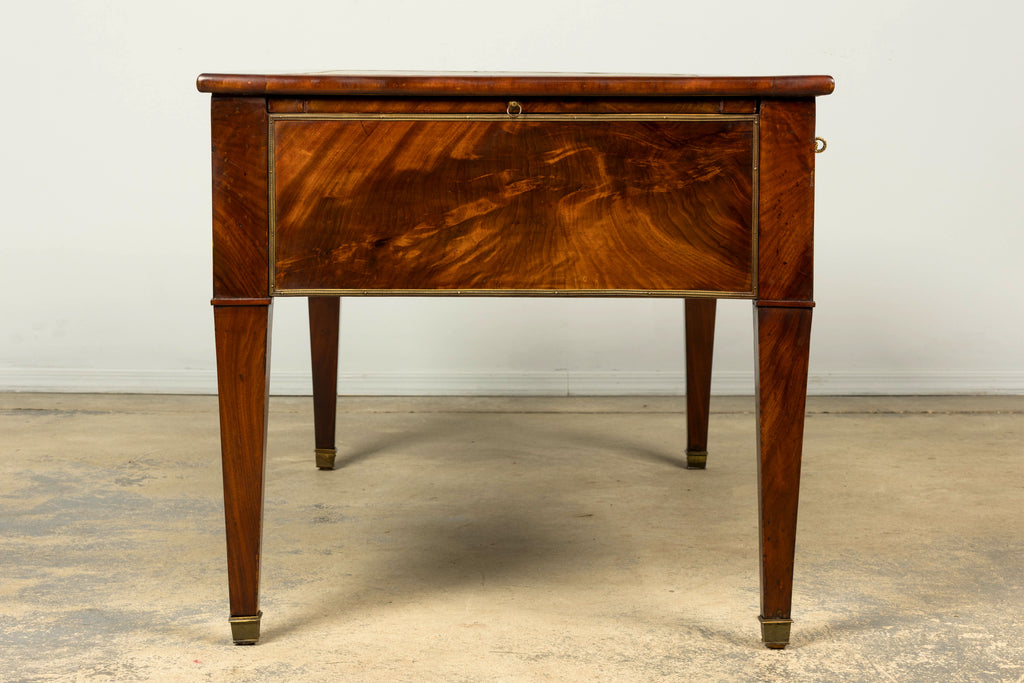 Mid-19th Century French Neoclassical Mahogany Bureau Plat Desk With Chartreuse Leather